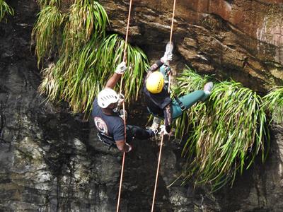 Realizado Rappel na Cascata do Avencal 54