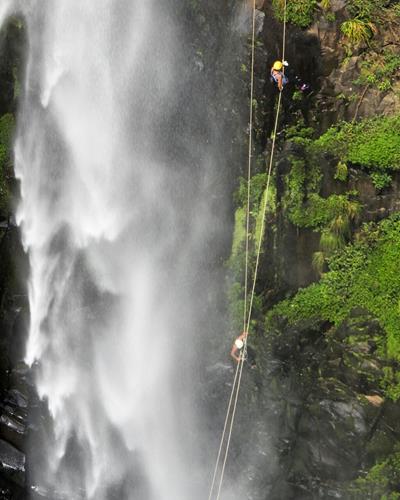 Realizado Rappel e Tirolesa na Cascata do Avencal 32