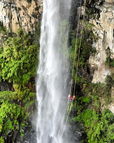 Realizado Rappel e Tirolesa na Cascata do Avencal 4